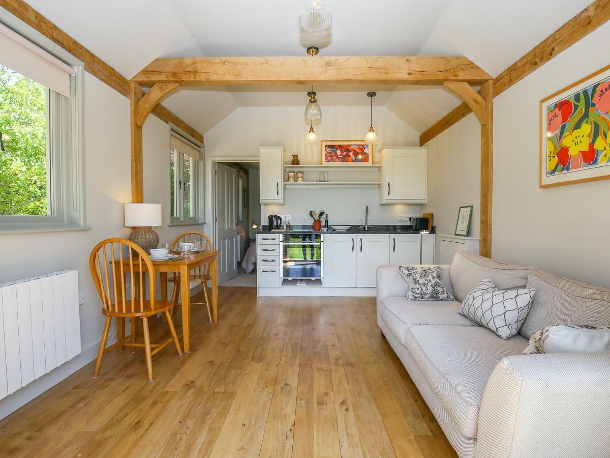 The Lodge At Mortons Malmesbury Εξωτερικό φωτογραφία